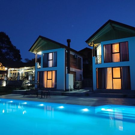 Belvedere Hotel Ambrolauri Bagian luar foto