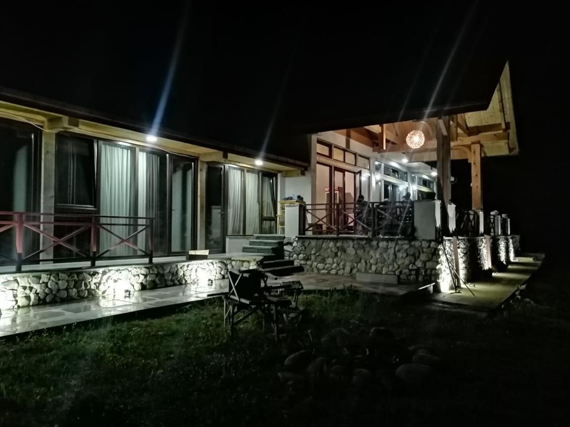 Belvedere Hotel Ambrolauri Bagian luar foto