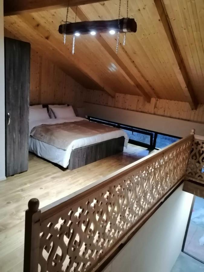 Belvedere Hotel Ambrolauri Bagian luar foto