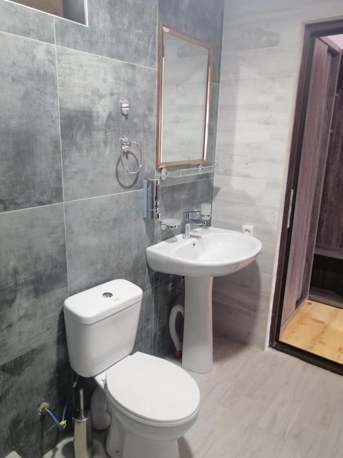 Belvedere Hotel Ambrolauri Bagian luar foto