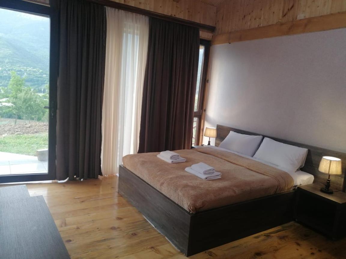 Belvedere Hotel Ambrolauri Bagian luar foto