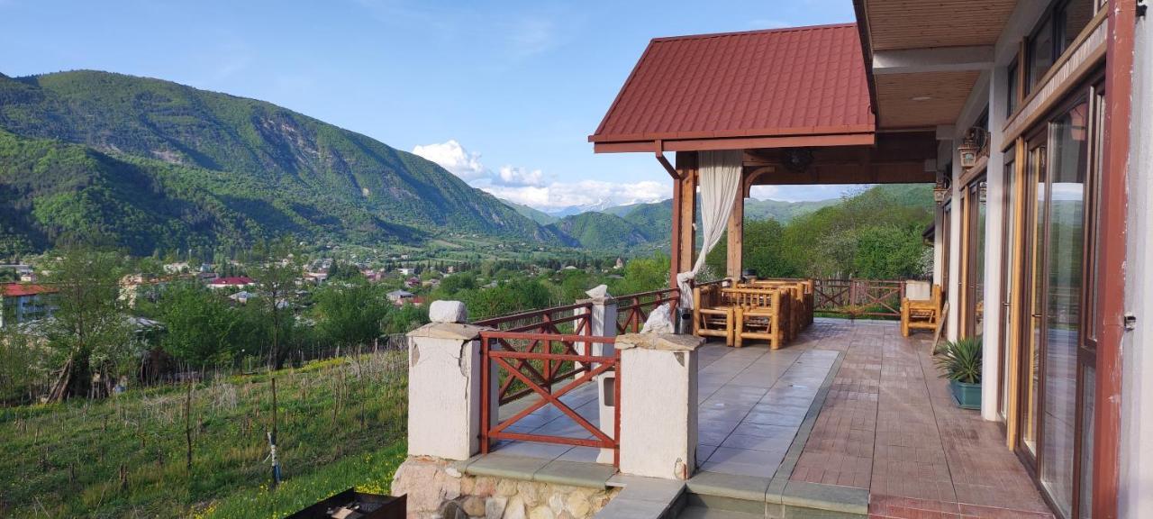 Belvedere Hotel Ambrolauri Bagian luar foto