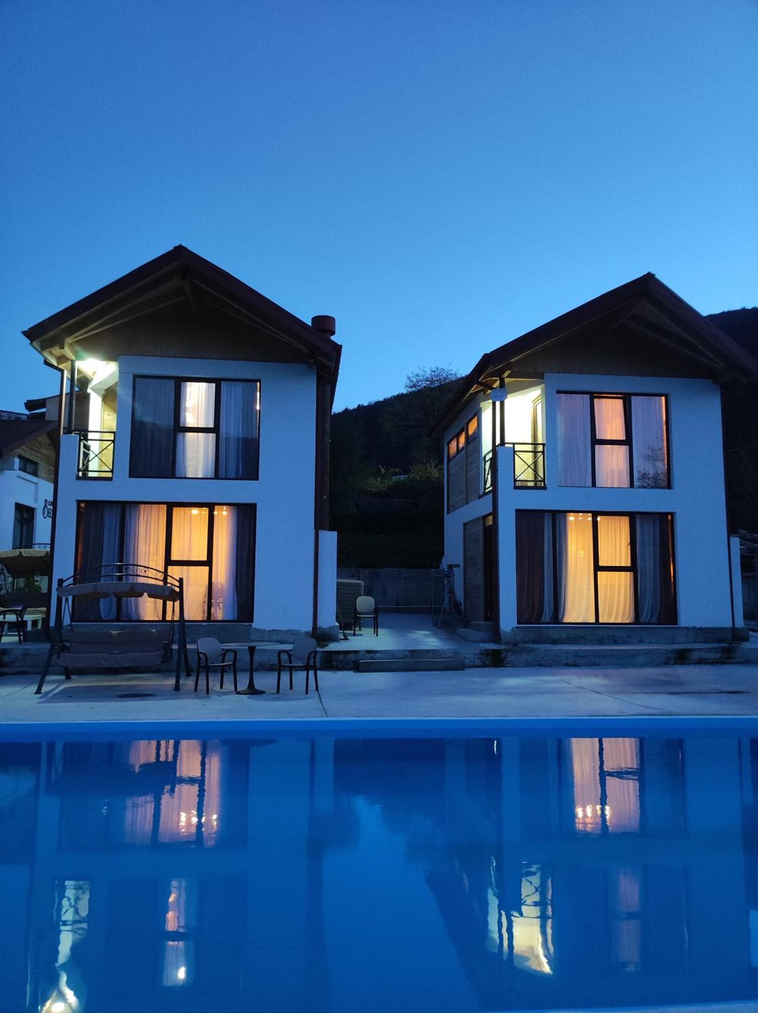 Belvedere Hotel Ambrolauri Bagian luar foto
